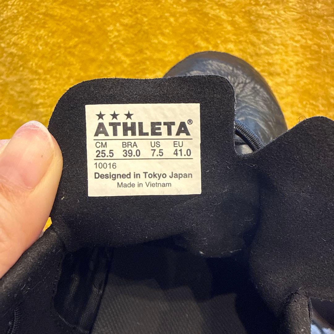 【ATHLETA 】ブラック スパイクシューズ 25.5cm