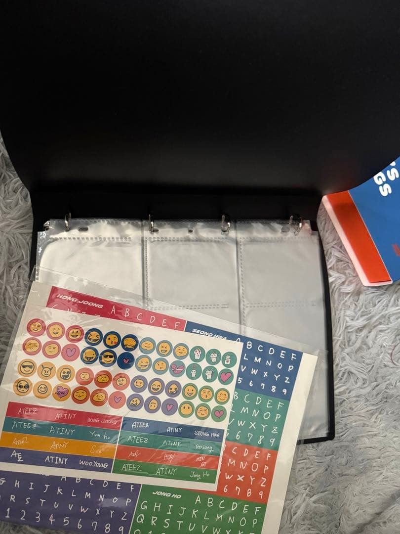 お得＊ATEEZ シーグリ3年分＋新品同様雑誌4種＋オマケ多数　アチズ