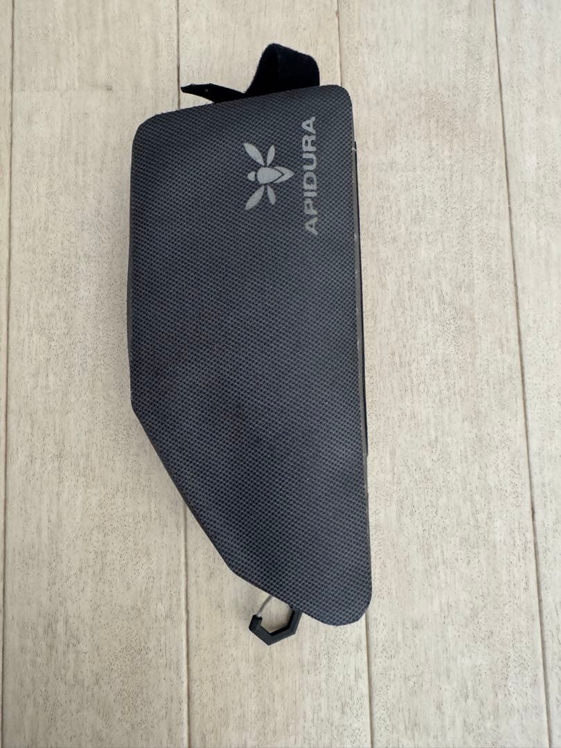 APIDURA  車体装着バッグ　オマケ付き