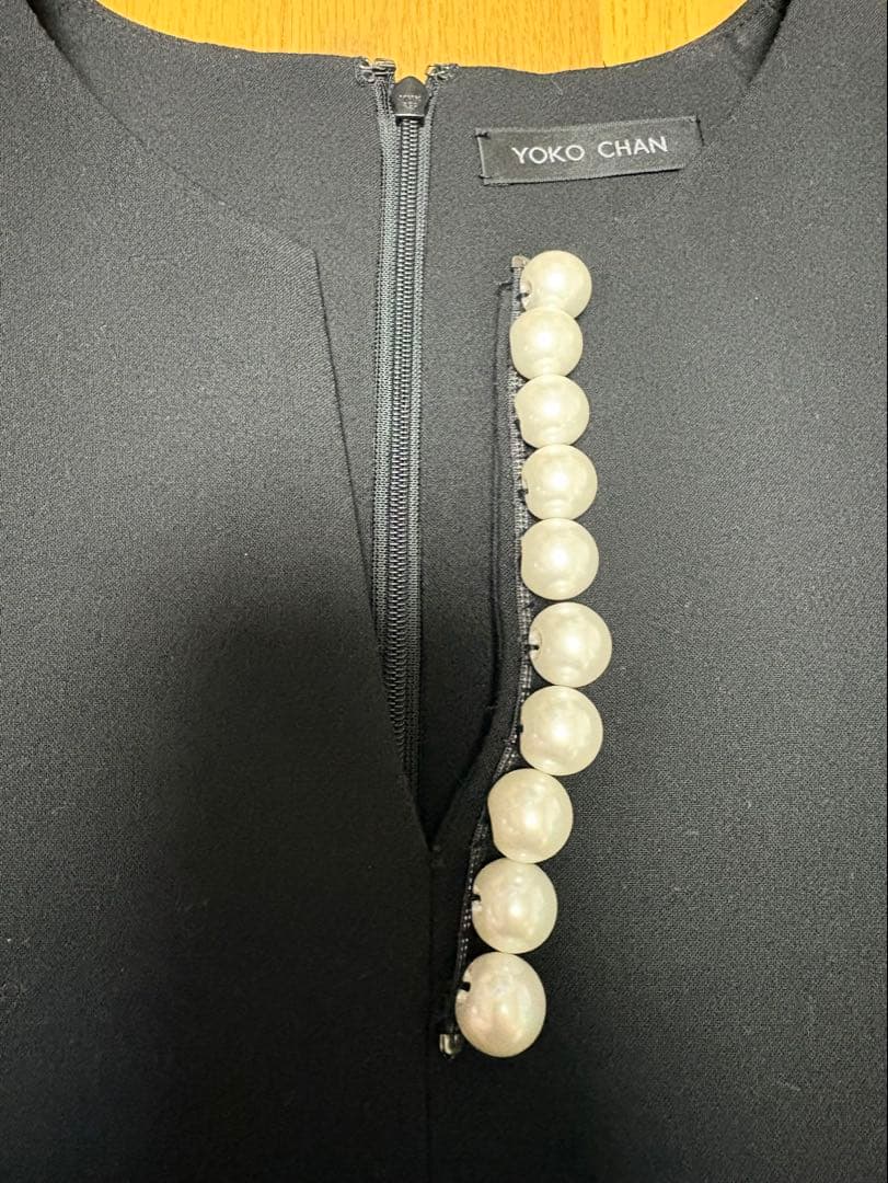 ヨーコチャン　ロングスリーブパールスリットラインブラウス　38