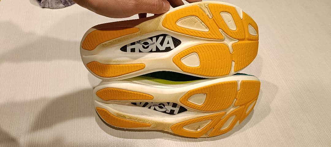 HOKAランニングシューズ ロケット X 2