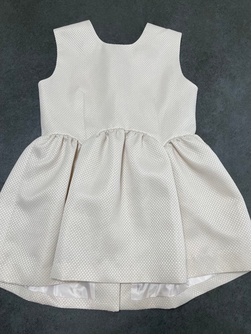 美品❣️CADUNE カデュネ パール釦ぺプラムジレ 有楽町マルイ限定 完売商品