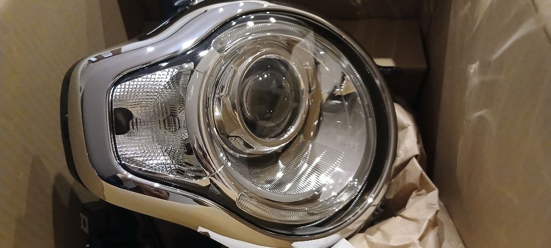 MR41Sハスラー　運転席側ヘッドライト新品未使用