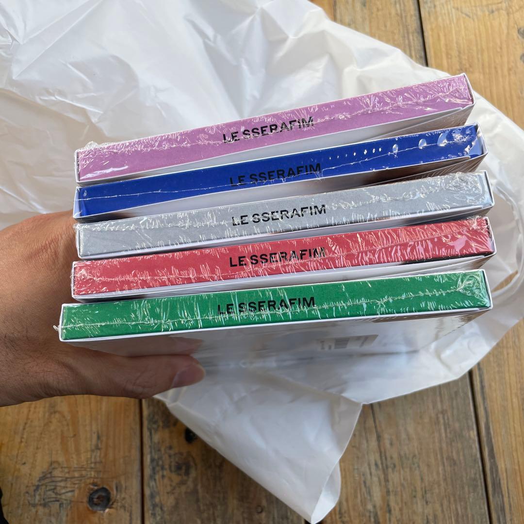 新品未開封】5種 LESSERAFIM コンパクト