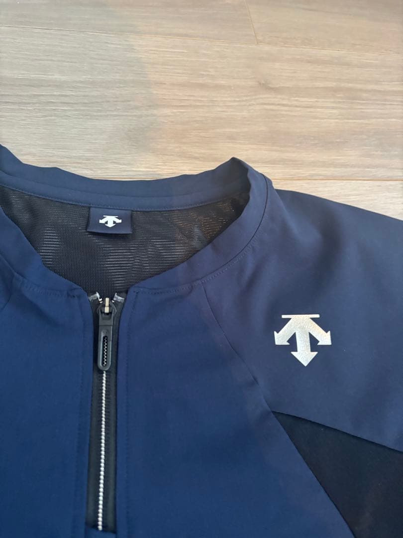 DESCENTE⭐︎ 半袖ストレッチジャケット