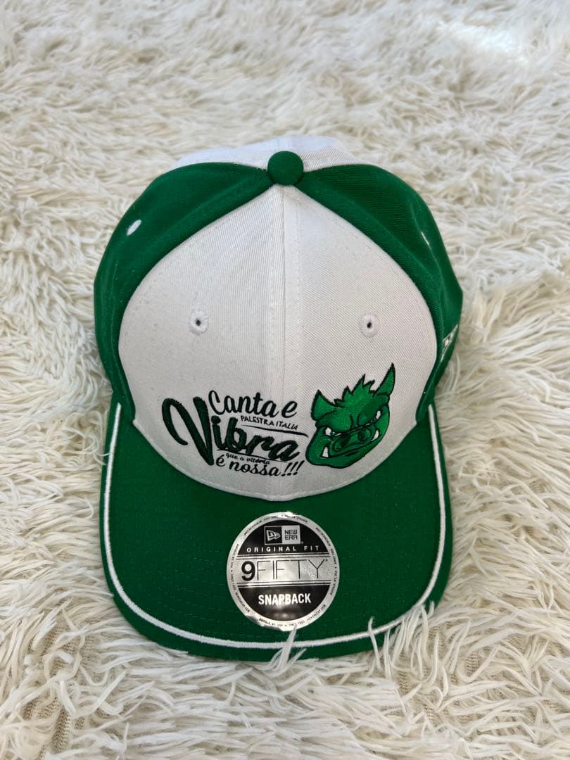 パルメイラスの応援団のキャップ1点とノースリーブTシャツ1点のセット