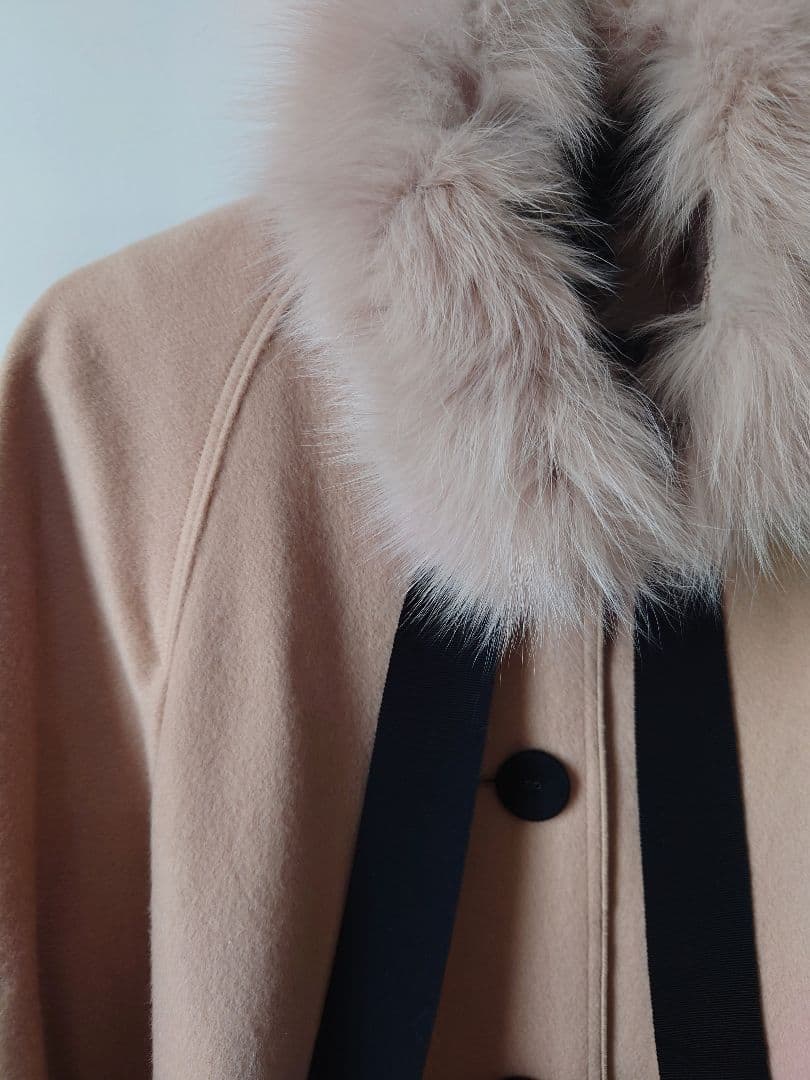 ベージュ ケープコート ファー付き
