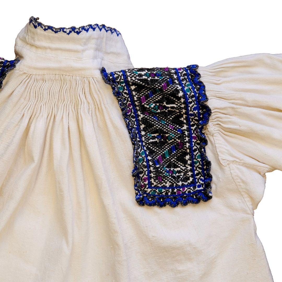 40%off♧♠︎ ルーマニア刺繍 民族衣装 ブラウス 手仕事