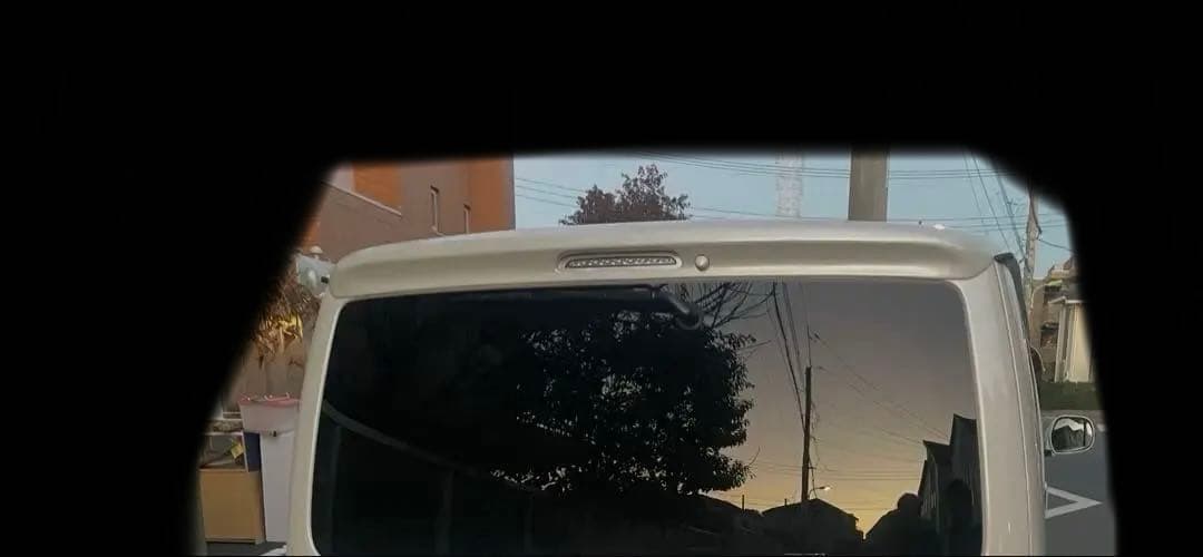 ハイエース200系ヴァレンティハイマウントストップランプ