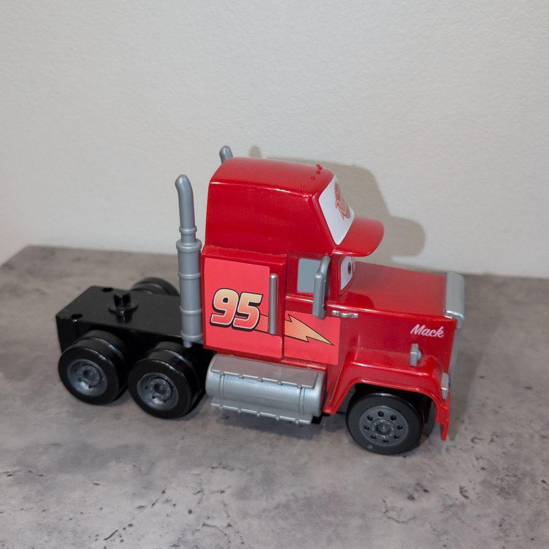 たくさんのせよう！大きなマック 大きなマックトレーラー　24台収納