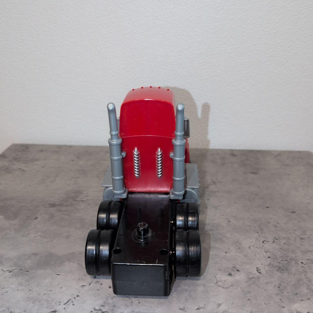 たくさんのせよう！大きなマック 大きなマックトレーラー　24台収納