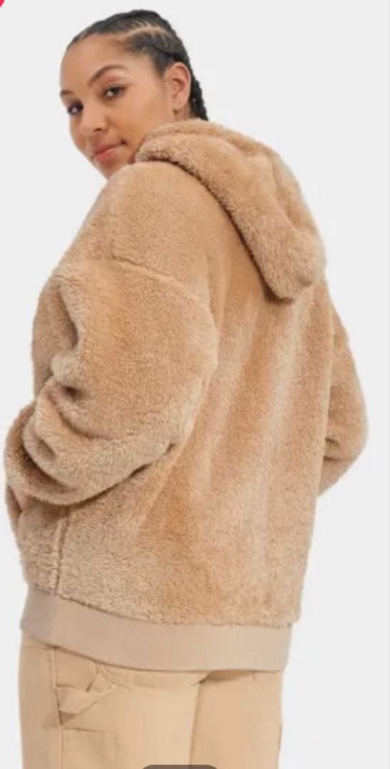 新品未使用UGG フリースパーカー ベージュ袋入り