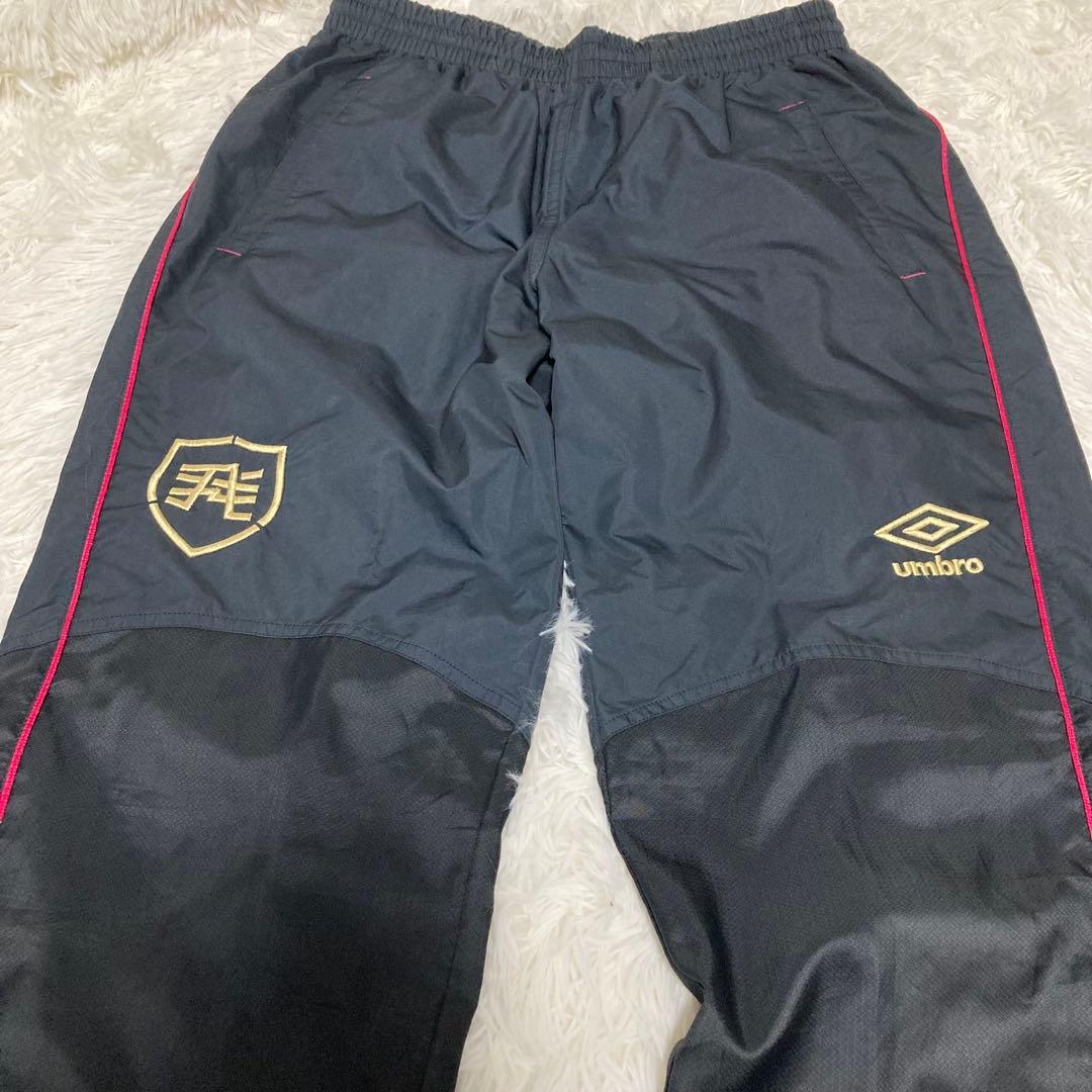 【美品】umbro ピステ上下 グレー/ブラック／ピンク　金刺繍GACH1-TR