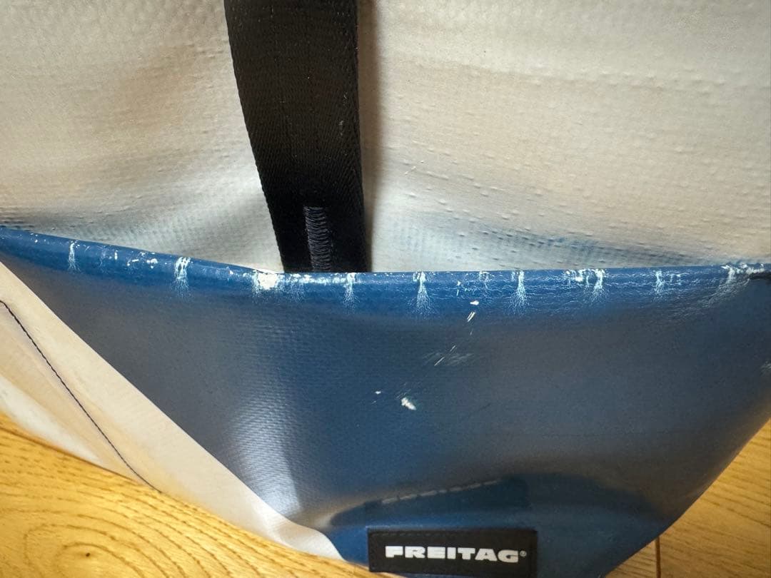 F560 STERLING FREITAG ホワイト／ネイビー