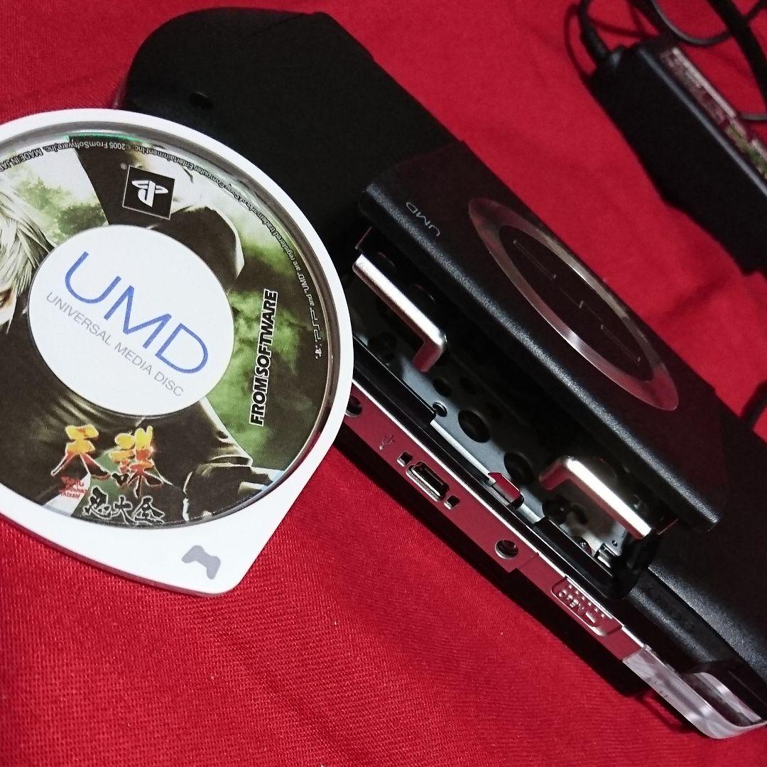 1211《PSP1000  本体&アダプター&ソフト3本》中古品