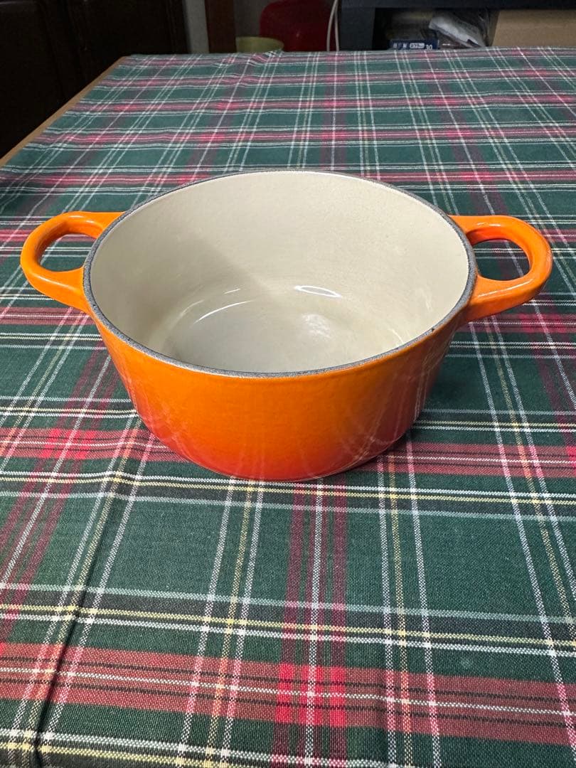 ル・クルーゼ(Le Creuset) 16 オレンジ 新品未使用　箱無し