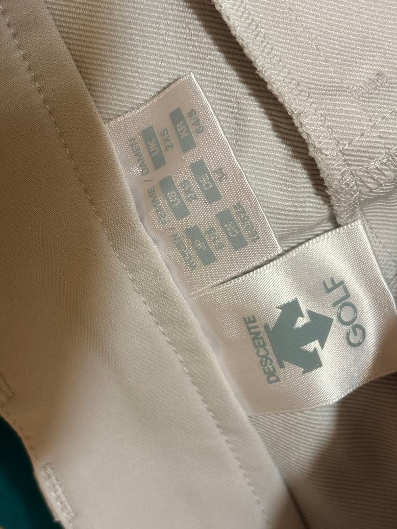 デサント　ゴルフウェア　上下セット　レディース　グリーン