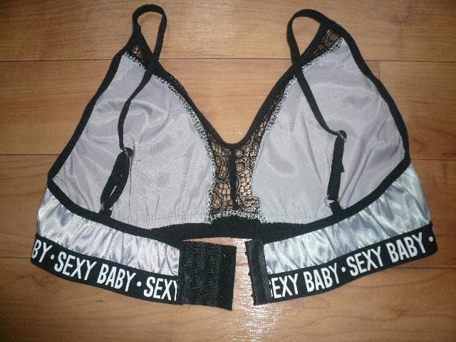 ５点！スポーツブラ トップス アディダス レースブラジャー シルバー光沢 迷彩