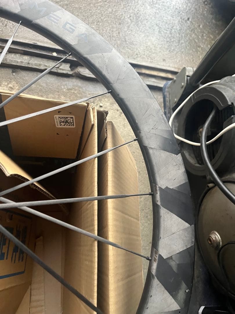 爆*履様 MEGA カーボンホイール 完組