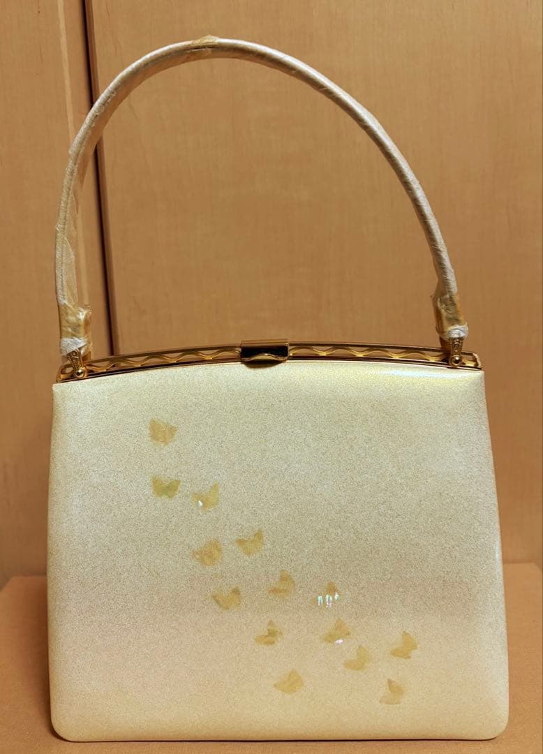 大阪心斎橋てんぐ　訳アリ　未使用品　和装バッグ＆草履セット　クリーム色　螺鈿細工