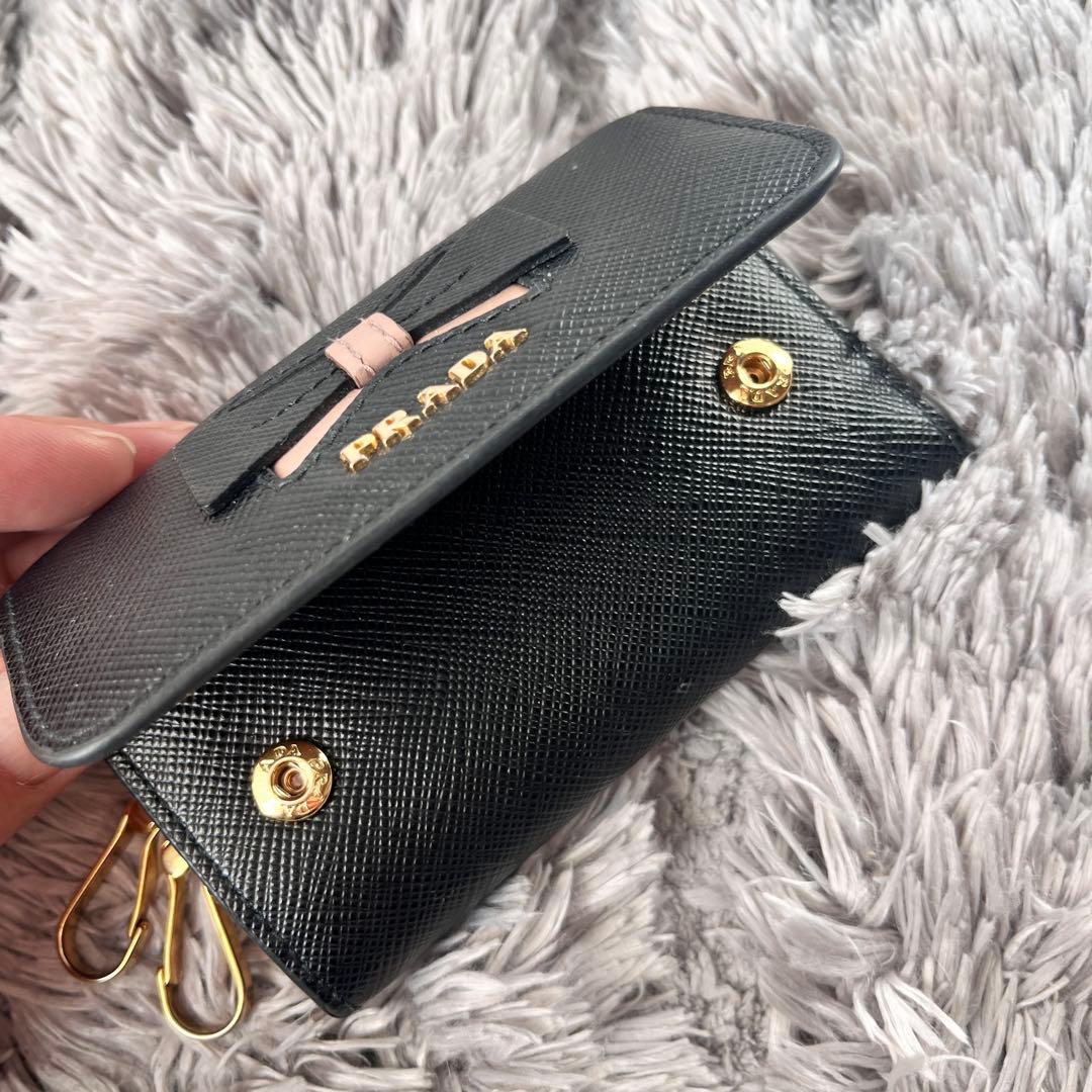 美品✨PRADA ミニフィオッコ　キーケース　4連　キーリング　バイカラー