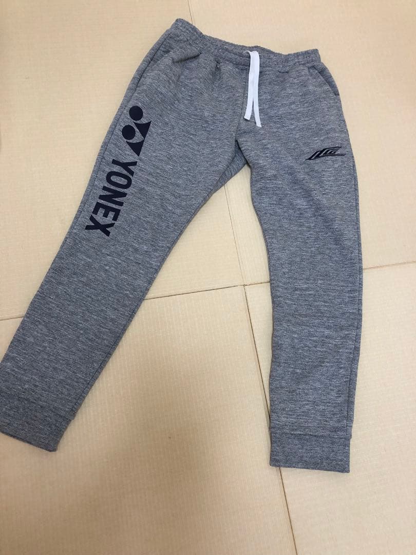 美品 ヨネックス 限定 リーチョンウェイ スウェットパンツ グレー Lサイズ