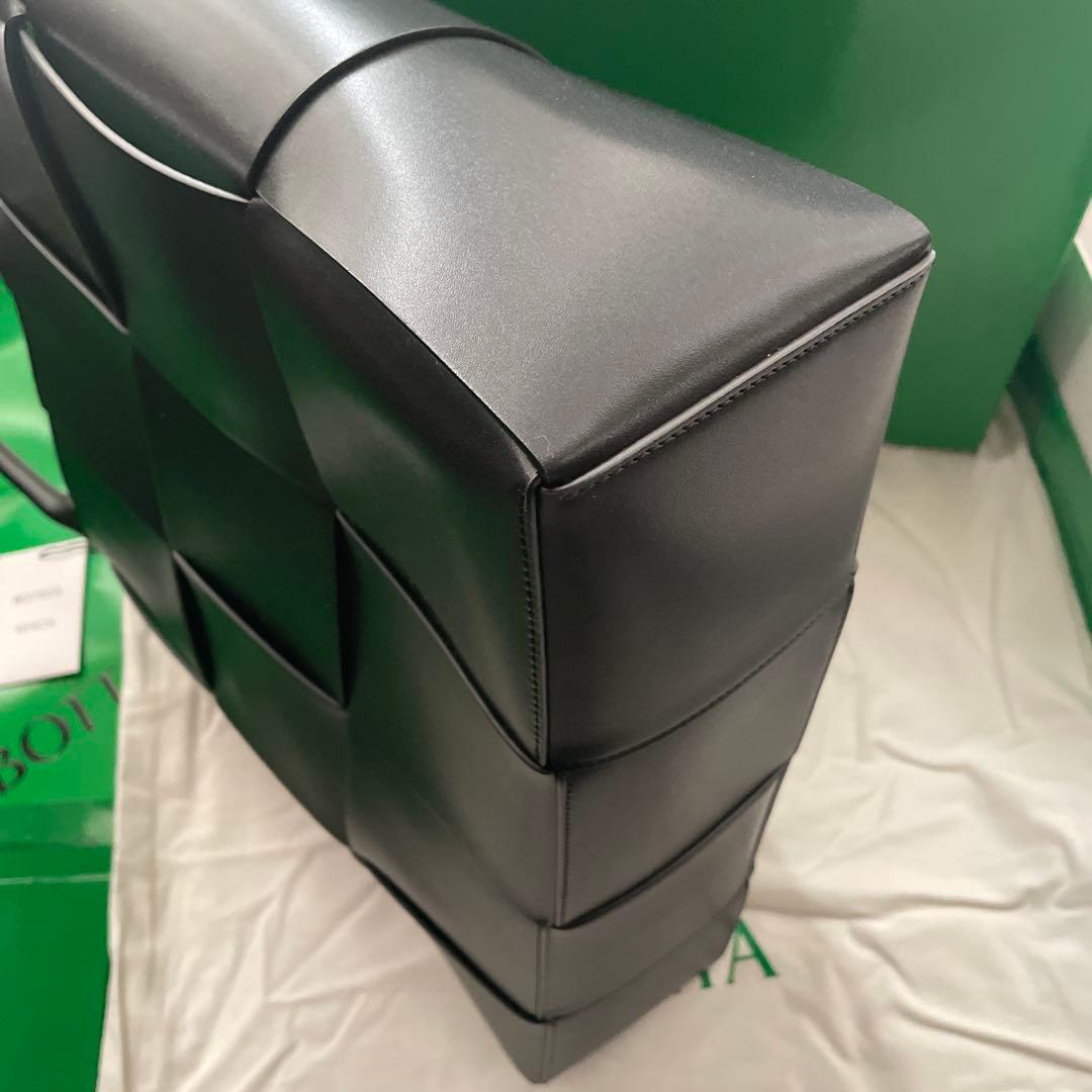 未使用新品 ボッテガヴェネタ ラージ アルコ トート