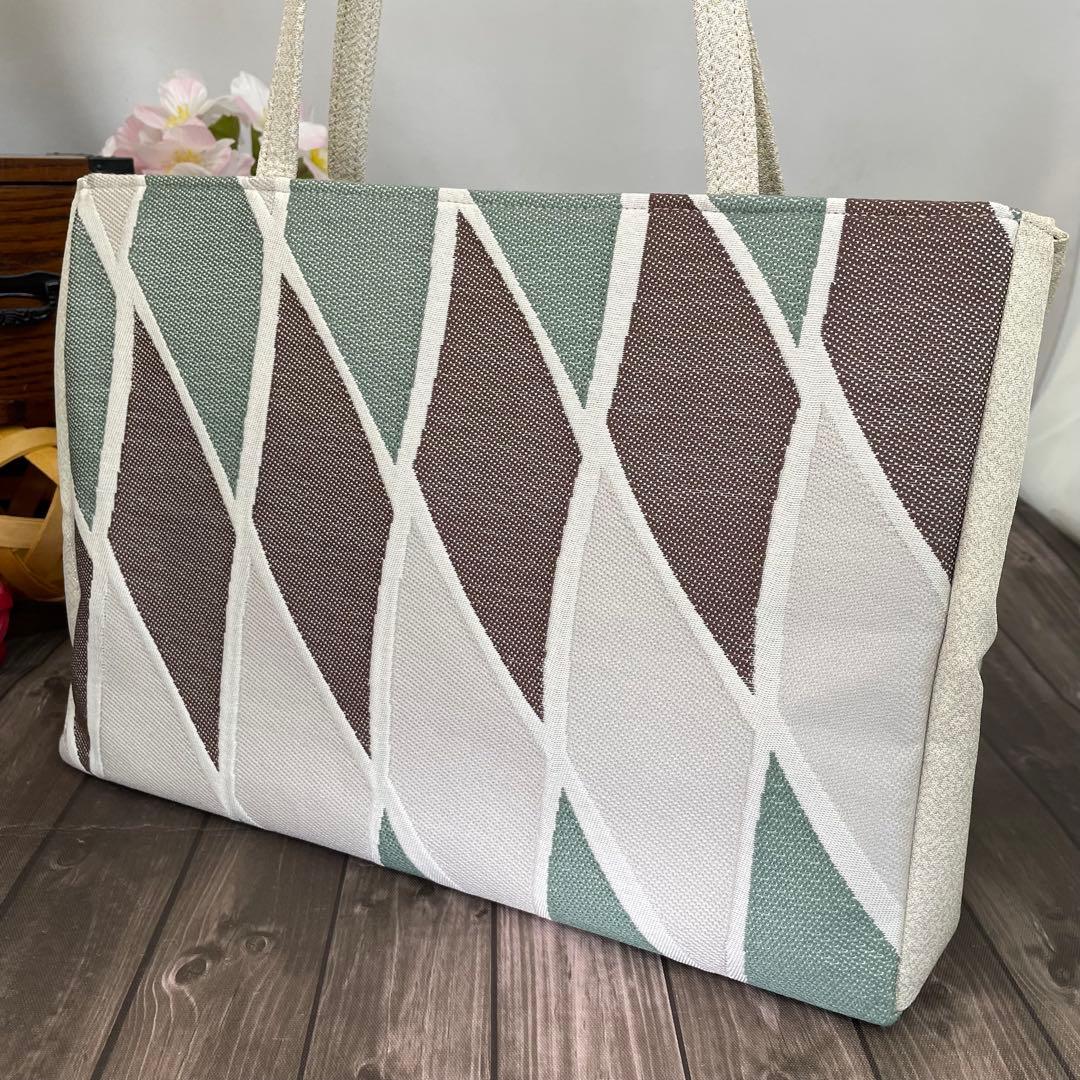 ☆2568✨初売りSALE❣️✨西陣帯地使用✨大容量手提げバッグ　新品