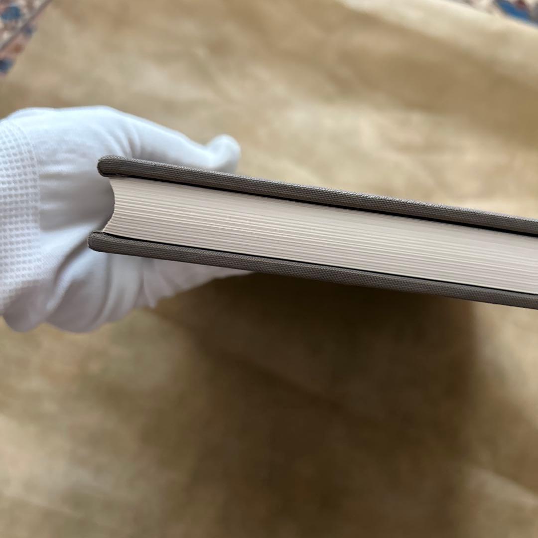 タリン・サイモン写真集