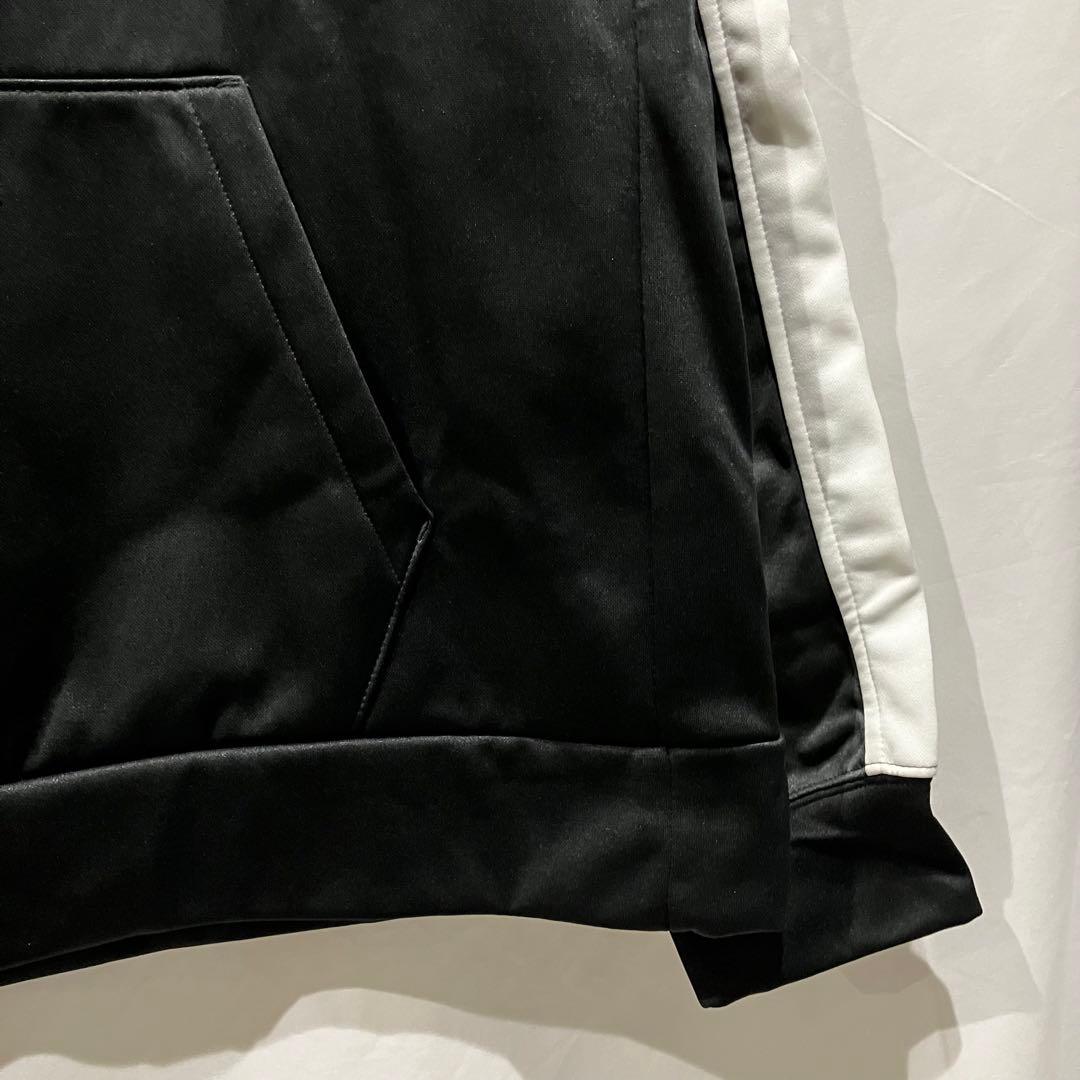 新品未使用 ナイキプルオーバーパーカー& トミーヒルフィガー ナイロンジャケット