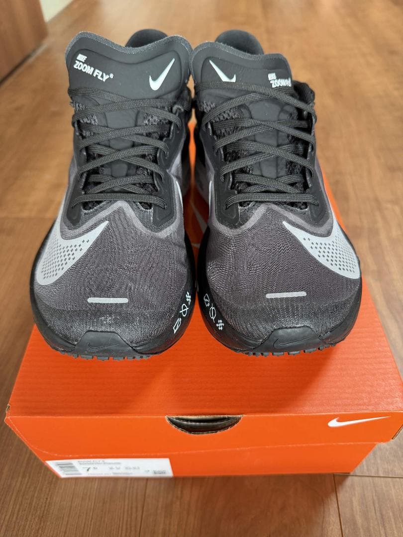 ナイキ　ズームフライ6　25.5