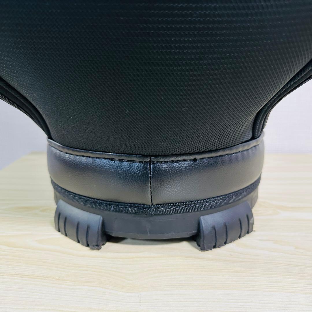 テーラーメイド　ハイグレード黒キャディバッグ　大きめ　9.5型　レザー調