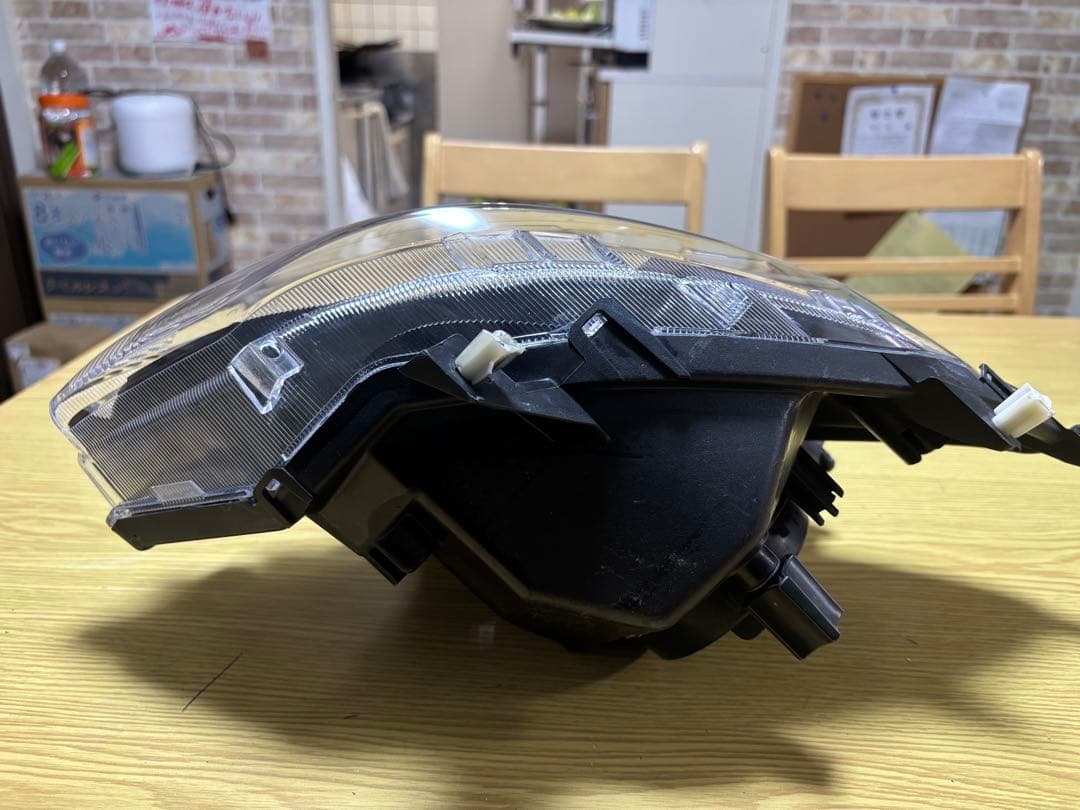 【中古　美品】　フォルツァ　 mf10 ヘッドライト　左用　後期型