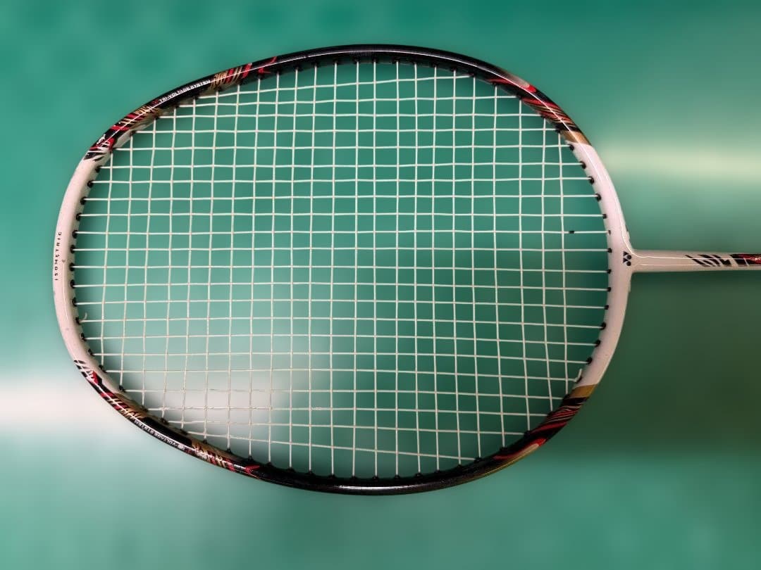 ラケット YONEX VOLTRIC 80 3UG4