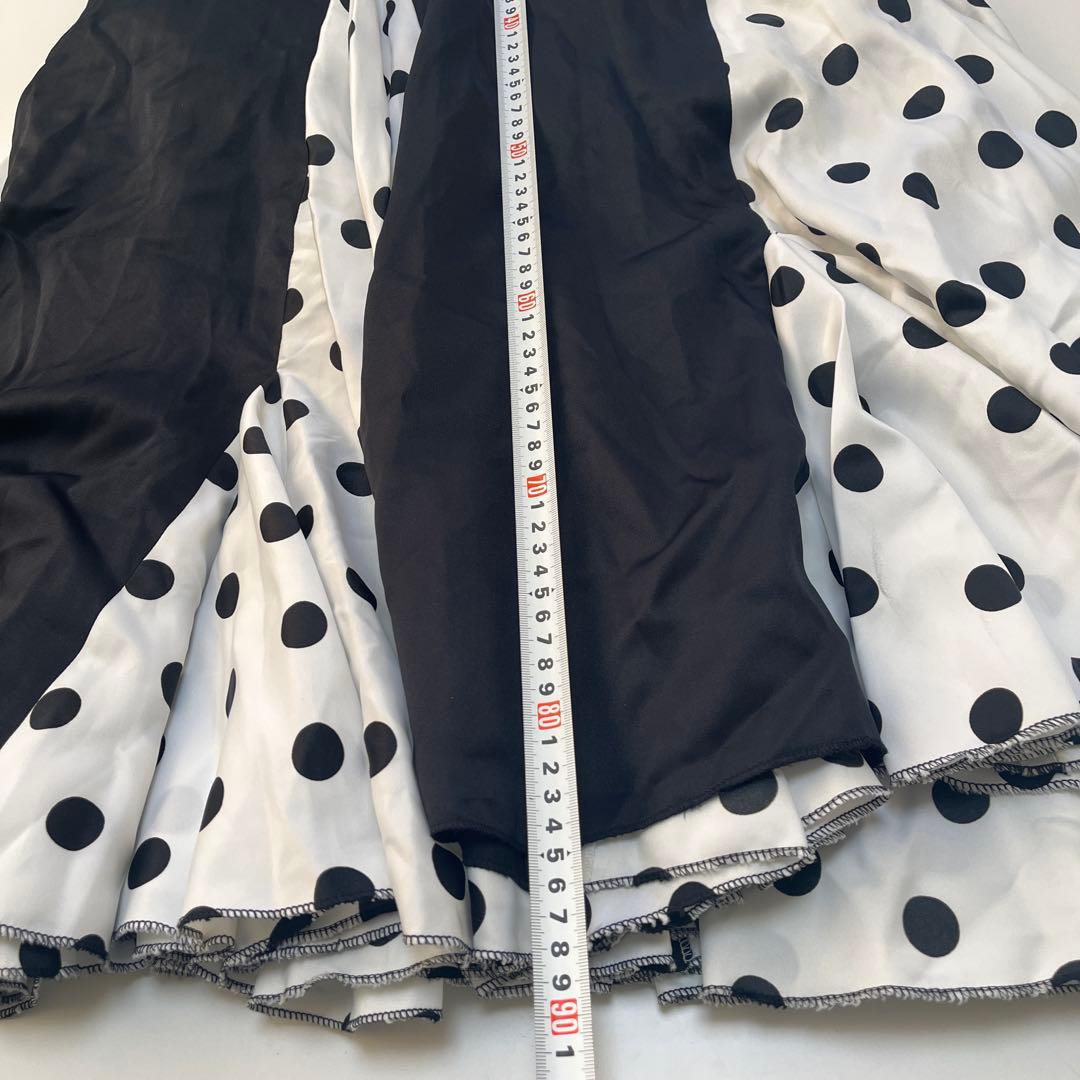 フレアスカート 黒と白のドット