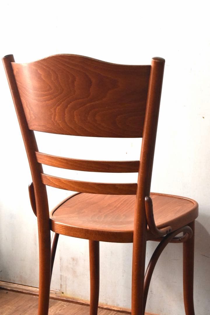 Bentwood chair ①