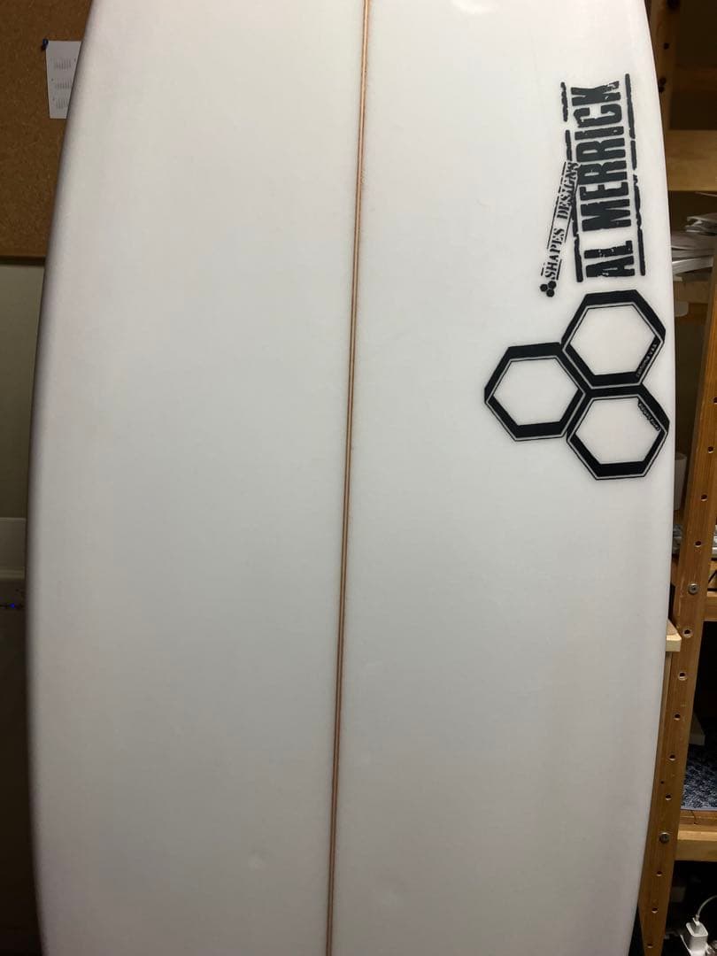 アルメリック　ネックベアード3　5' 11　Future PU　サーフボード