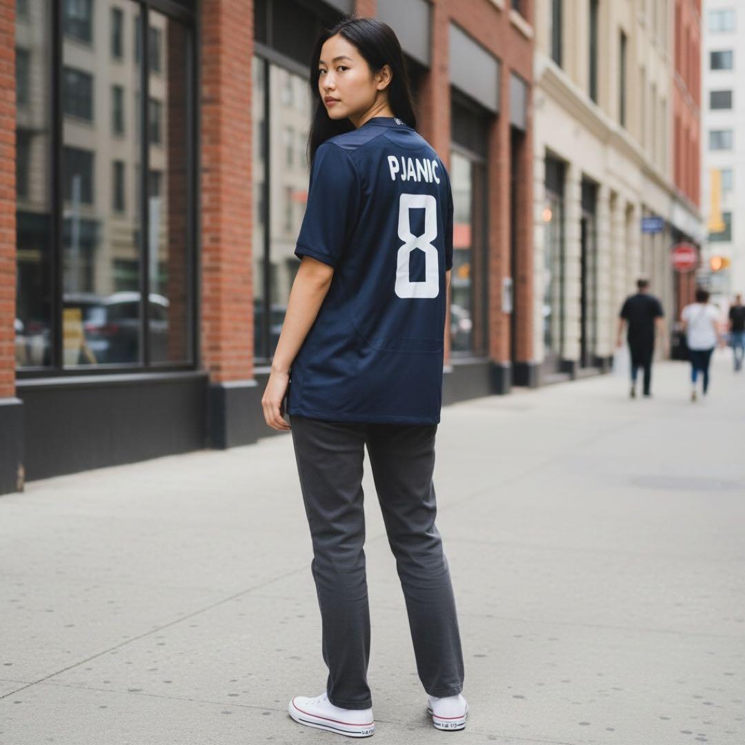 【Used】サッカーユニフォームオリンピック・リヨンPjanic 8 ネイビー