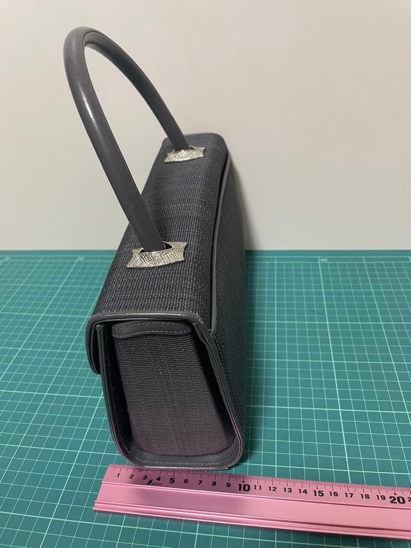 COMTESSE ホースヘア シルバーハンドバッグ