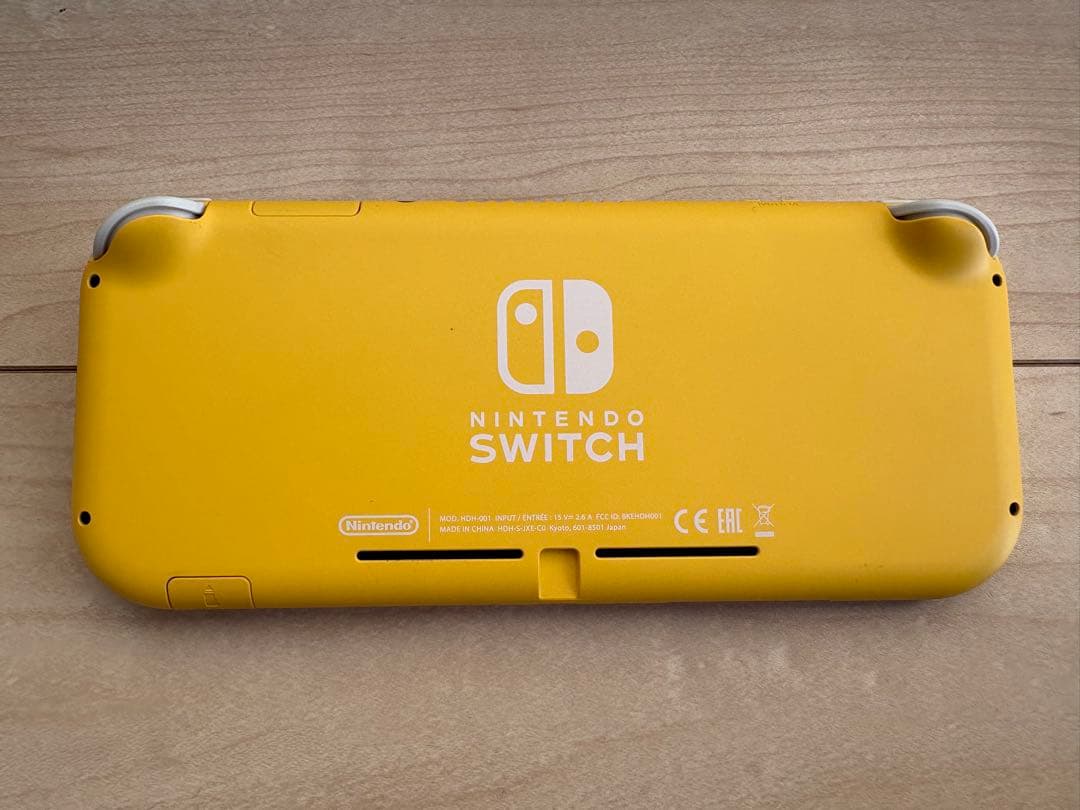 任天堂　switch lite イエロー