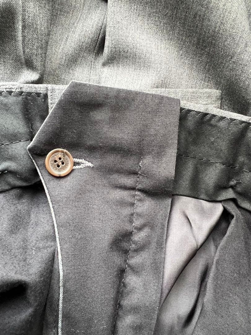 MAISON KITSUNE グレー スラックス