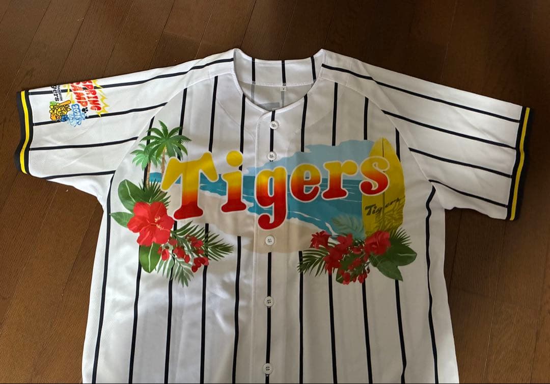 2026年　阪神沖縄キャンプ　ベースボールシャツ　佐藤輝明