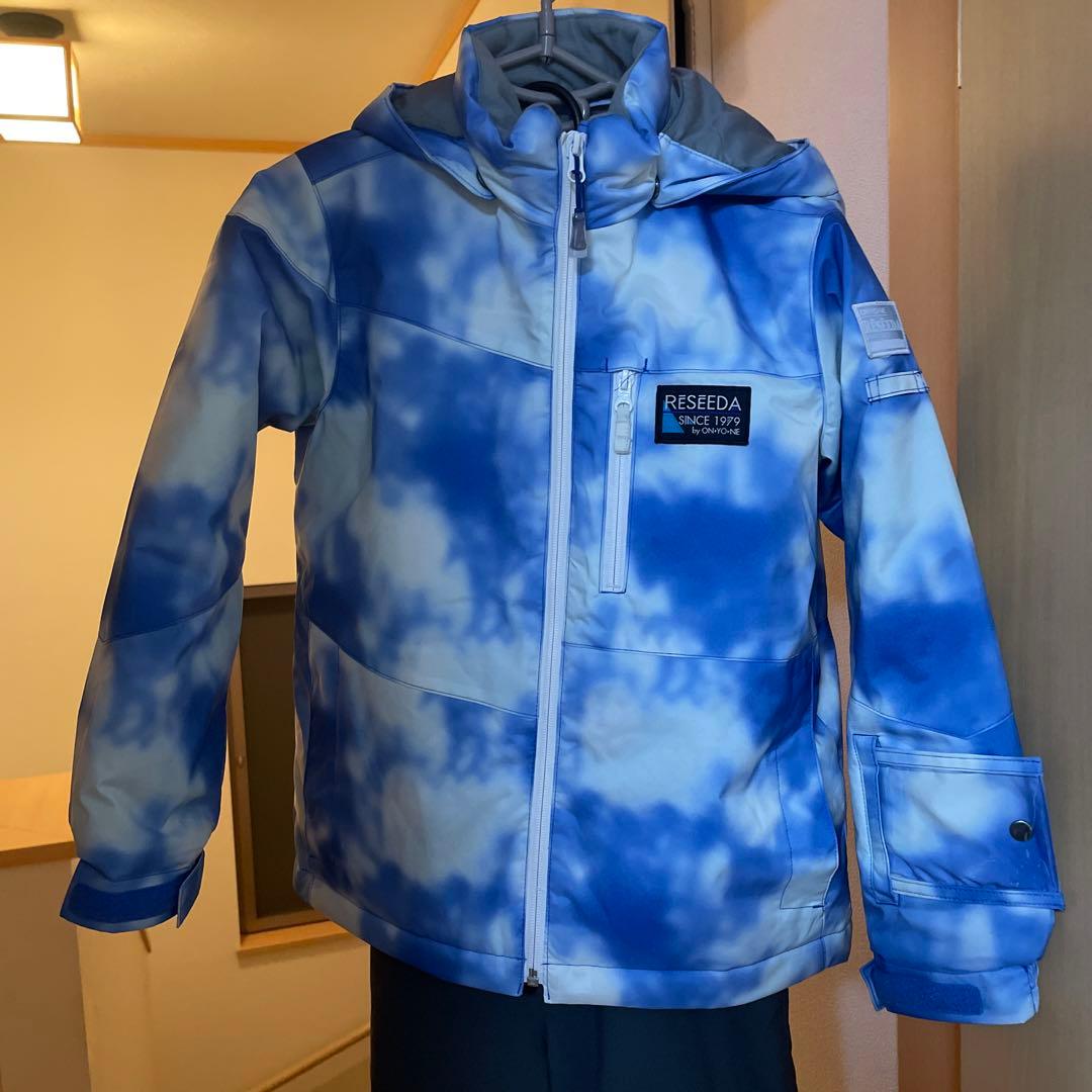 美品　スキーウェア上下セット、スノーブーツ付き22.5㎝