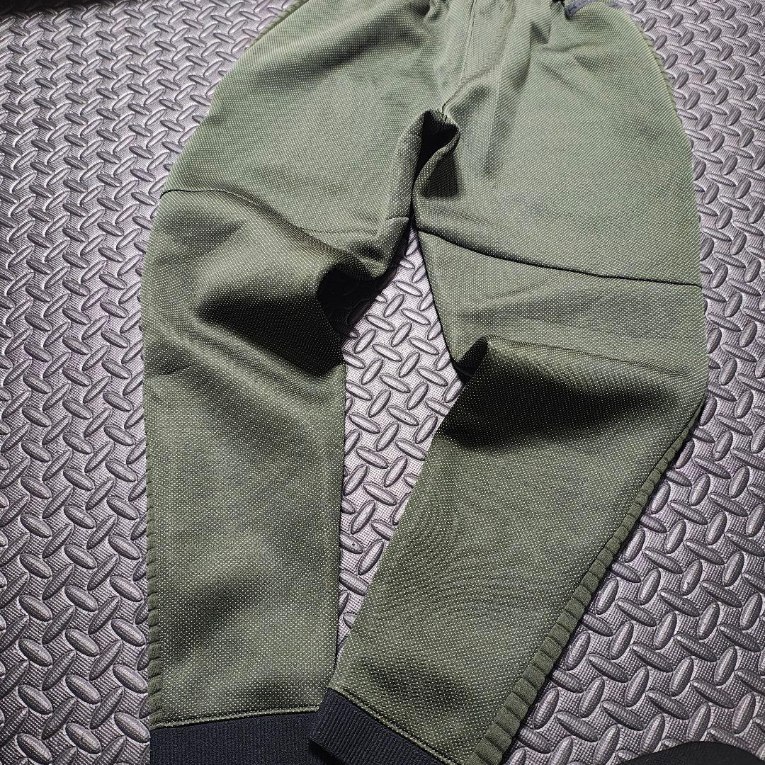 アンダーアーマー　ジャージ　セットアップ　グリーン　SMサイズ