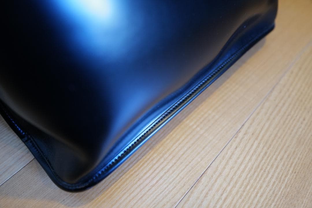 PIENI TOTE L Black / レザートートバッグ