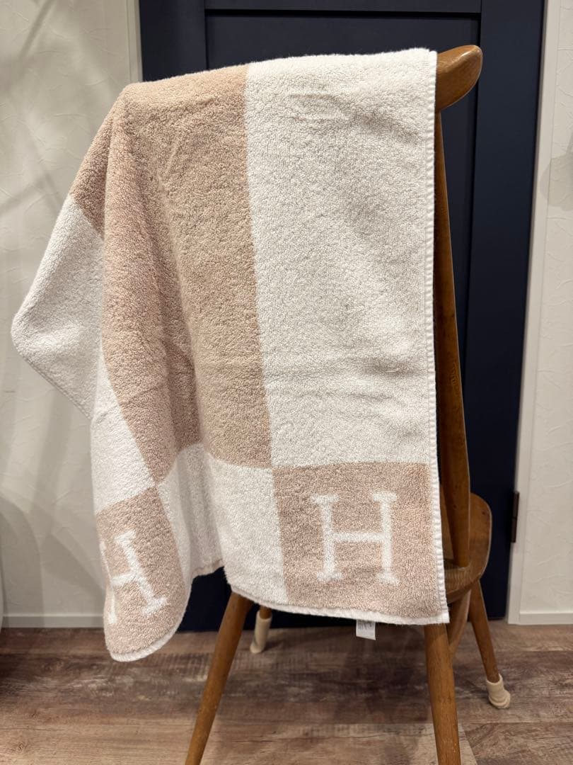 【cho】HERMES エルメス　アヴァロン　バスタオル　箱袋リボン付き