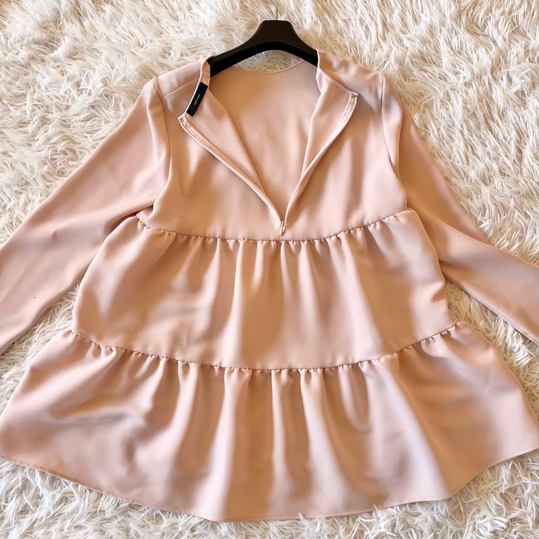 美品✨ ヨーコチャン サイドスリット バックティアードブラウス 24年モデル