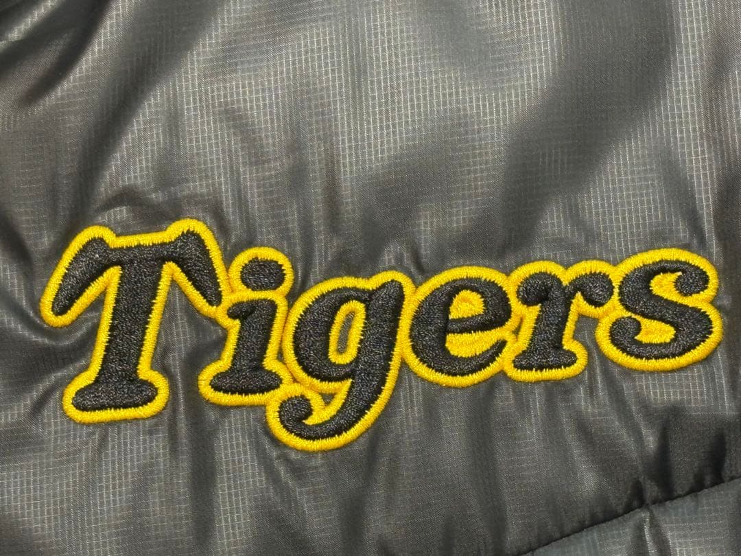 阪神タイガース　2019年ダウングランドコート【厚手】 サイズＯ(XL)ミズノ