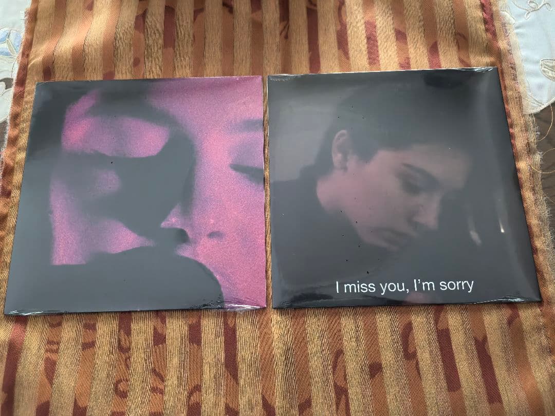 Gracie Abrams, Official EP_Record×2