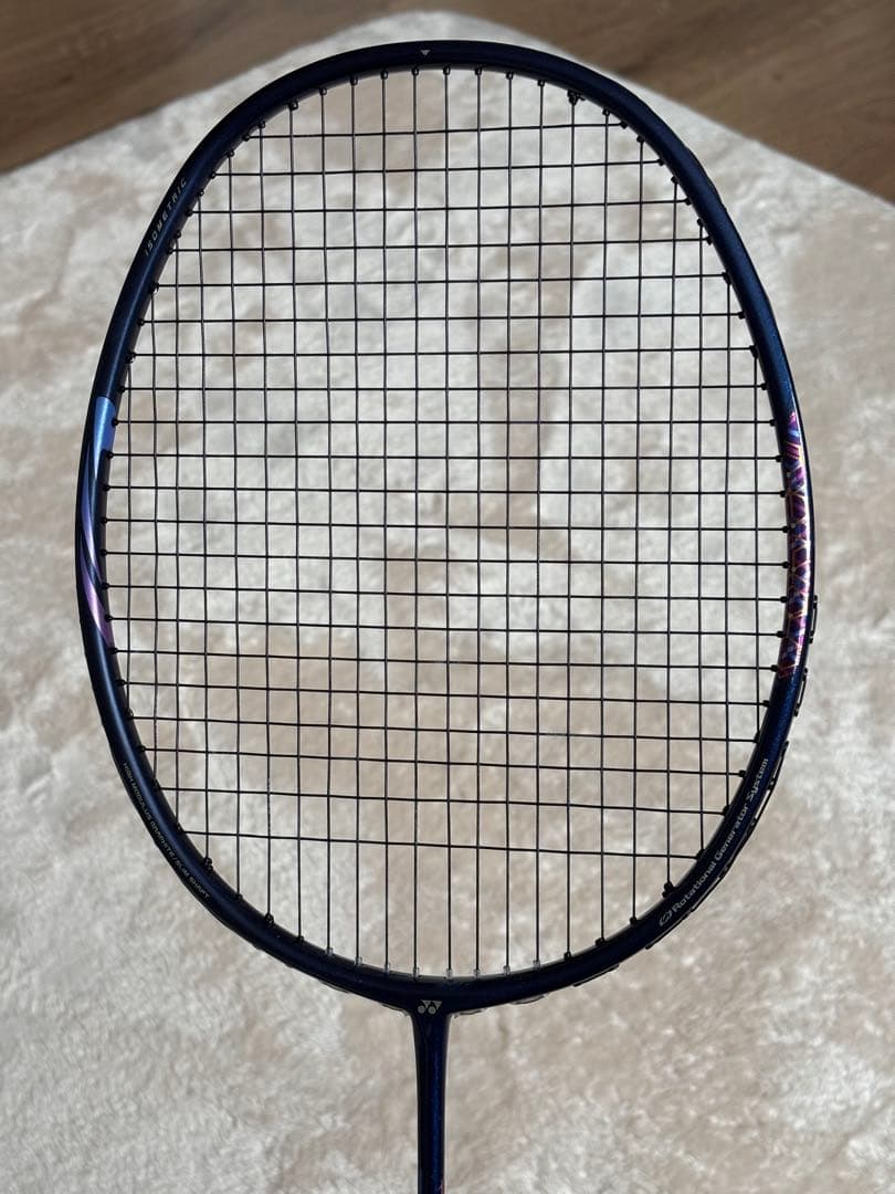 ヨネックス　アストロクス00 バトミントンラケット　付属ケース付き